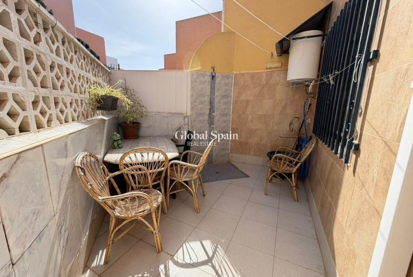 Wederverkoop - HUIS -
TORREVIEJA - Los Frutales