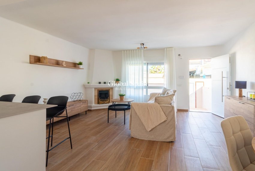 Wederverkoop - HUIS -
TORREVIEJA - Los Frutales