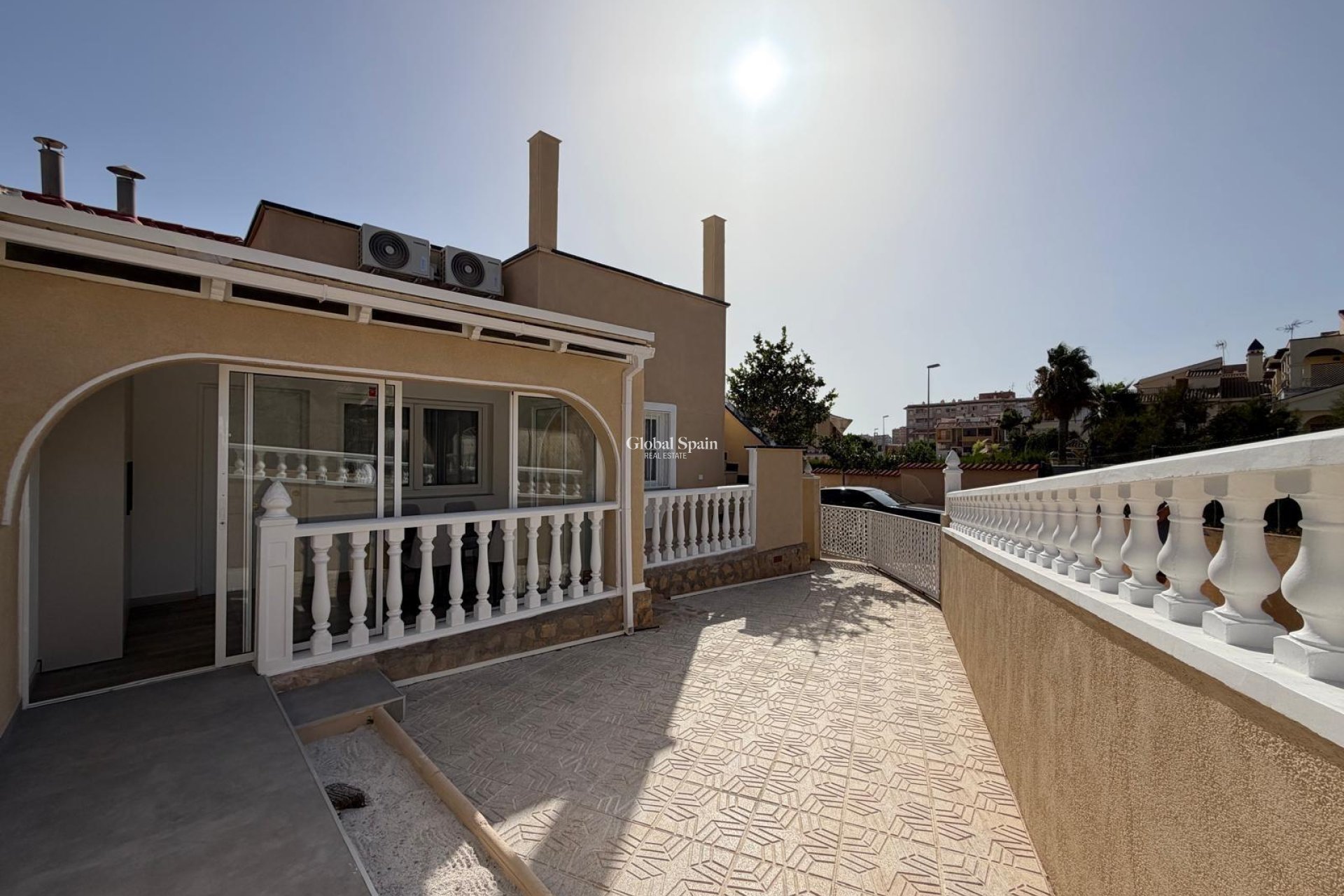 Wederverkoop - HUIS -
TORREVIEJA - Miramar - Torre Del Moro