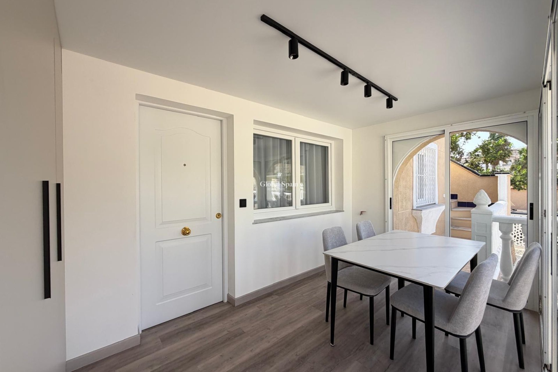 Wederverkoop - HUIS -
TORREVIEJA - Miramar - Torre Del Moro