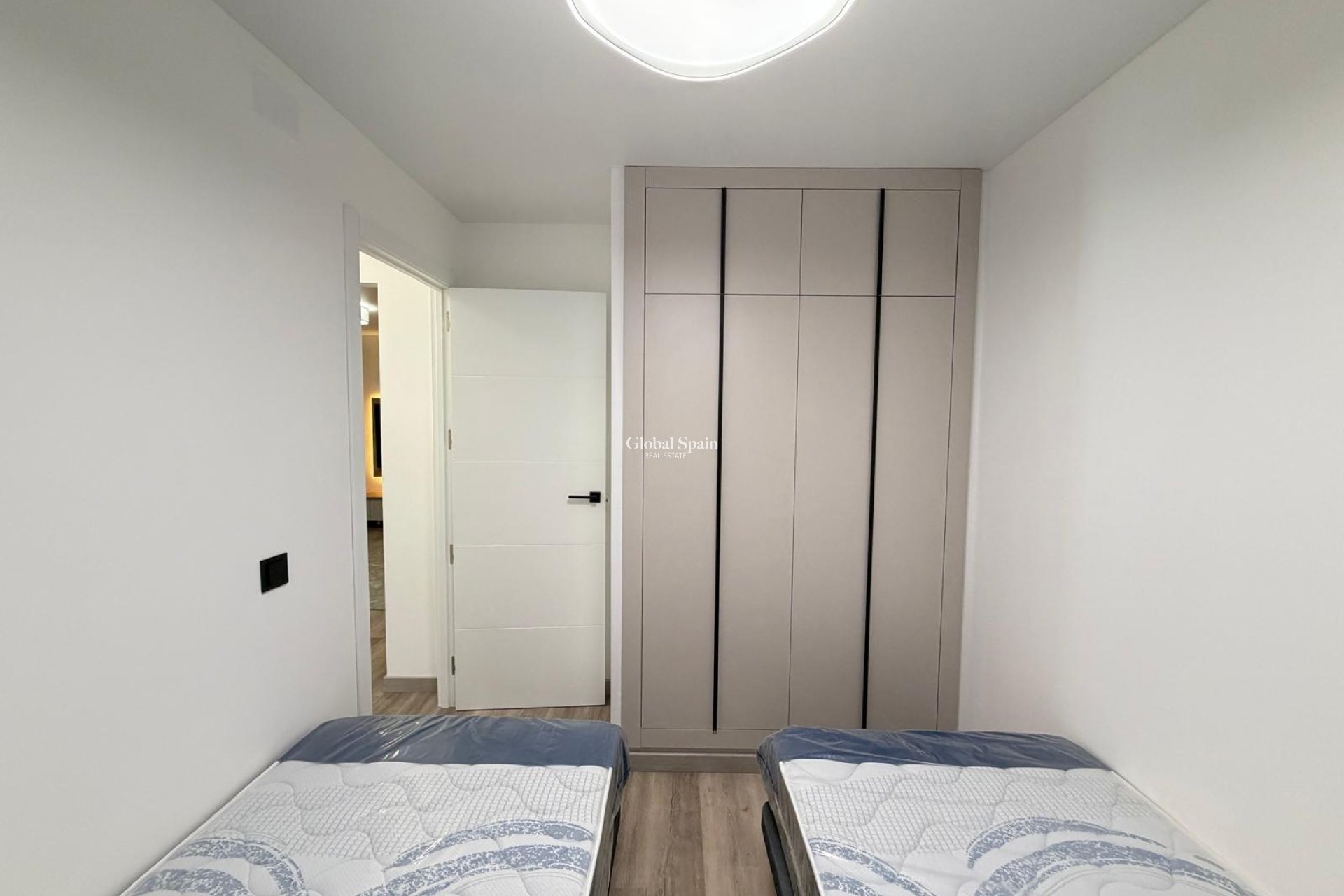 Wederverkoop - HUIS -
TORREVIEJA - Miramar - Torre Del Moro