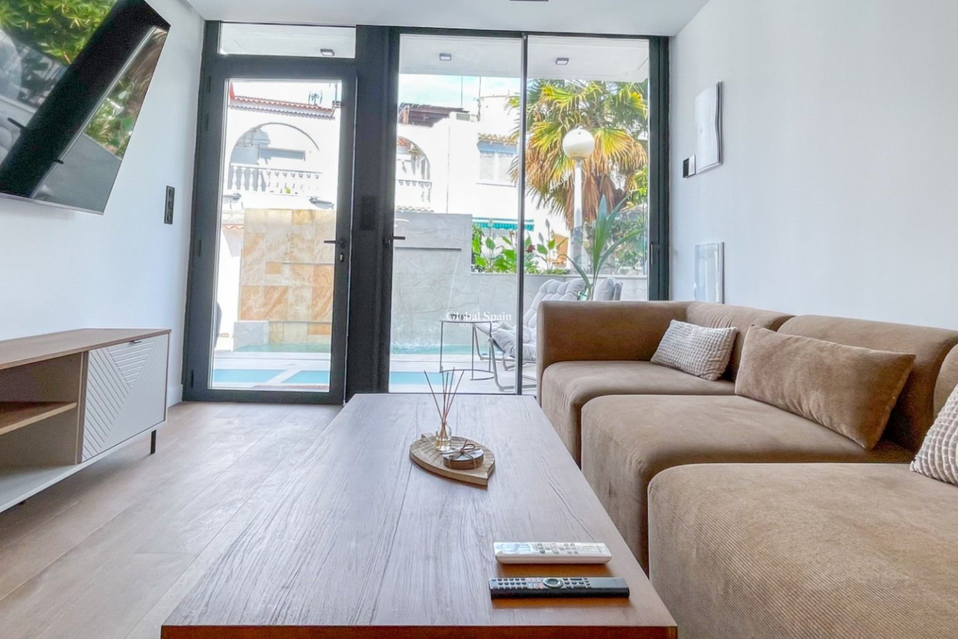Wederverkoop - HUIS -
TORREVIEJA - Nueva Torrevieja - Aguas Nuevas
