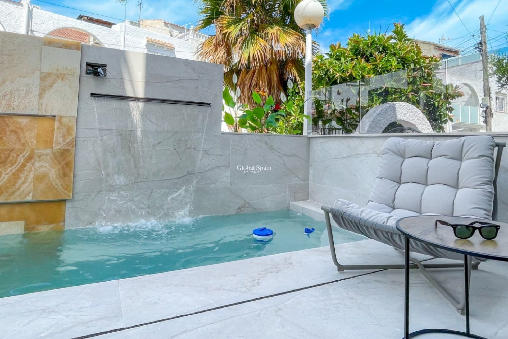 Wederverkoop - HUIS -
TORREVIEJA - Nueva Torrevieja - Aguas Nuevas