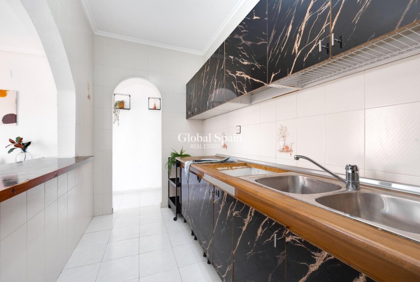 Wederverkoop - HUIS -
TORREVIEJA - Nueva Torrevieja