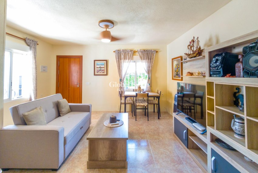 Wederverkoop - HUIS -
TORREVIEJA - Nueva Torrevieja