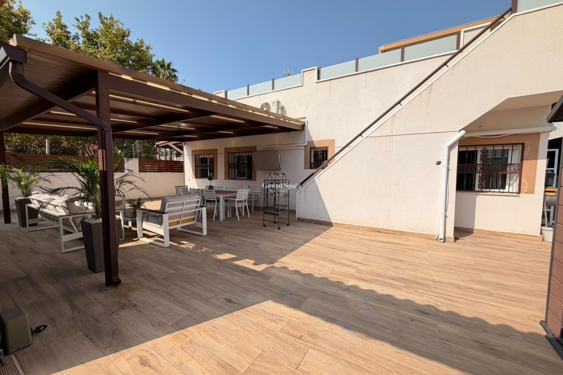 Wederverkoop - HUIS -
TORREVIEJA - Nueva Torrevieja