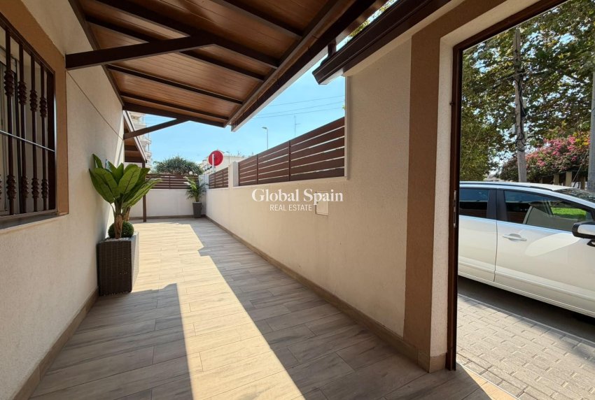 Wederverkoop - HUIS -
TORREVIEJA - Nueva Torrevieja