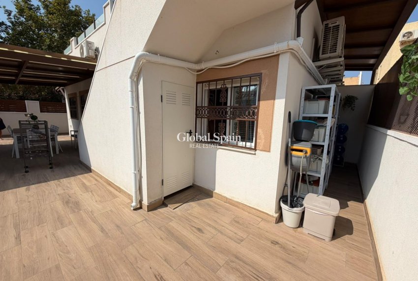 Wederverkoop - HUIS -
TORREVIEJA - Nueva Torrevieja