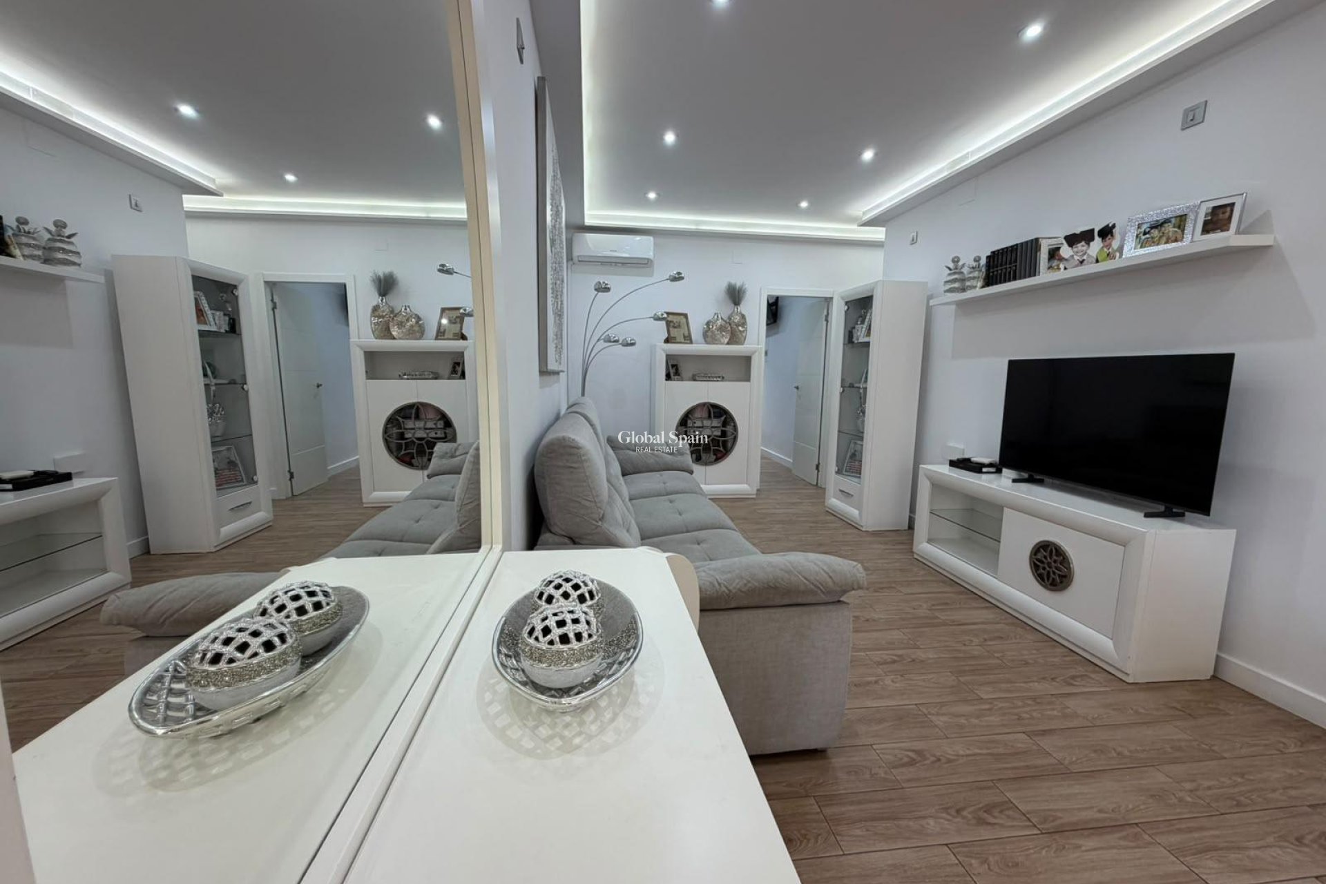 Wederverkoop - HUIS -
TORREVIEJA - Nueva Torrevieja