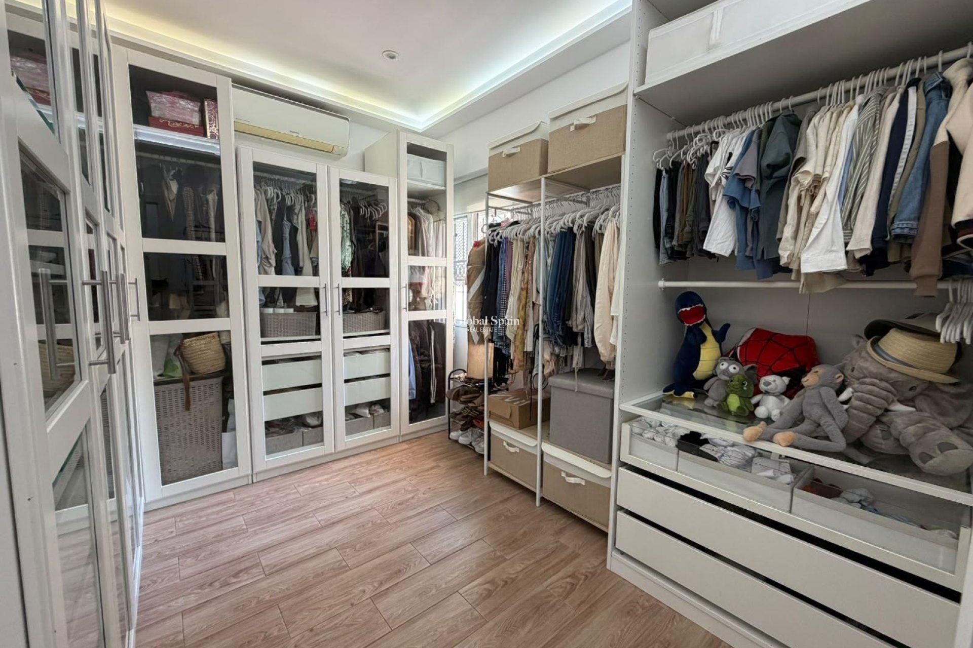 Wederverkoop - HUIS -
TORREVIEJA - Nueva Torrevieja