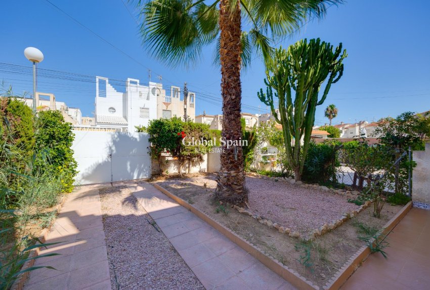 Wederverkoop - HUIS -
TORREVIEJA - Paraje Natural