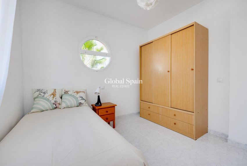 Wederverkoop - HUIS -
TORREVIEJA - Paraje Natural