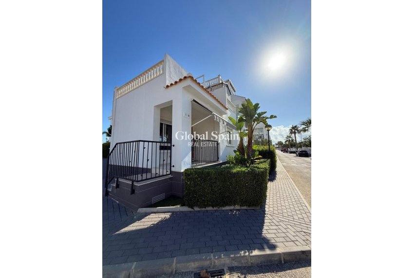 Wederverkoop - HUIS -
TORREVIEJA - Parque Acuático - Sector 25