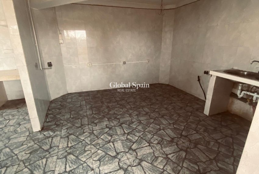 Wederverkoop - HUIS -
TORREVIEJA - Parque Acuático - Sector 25