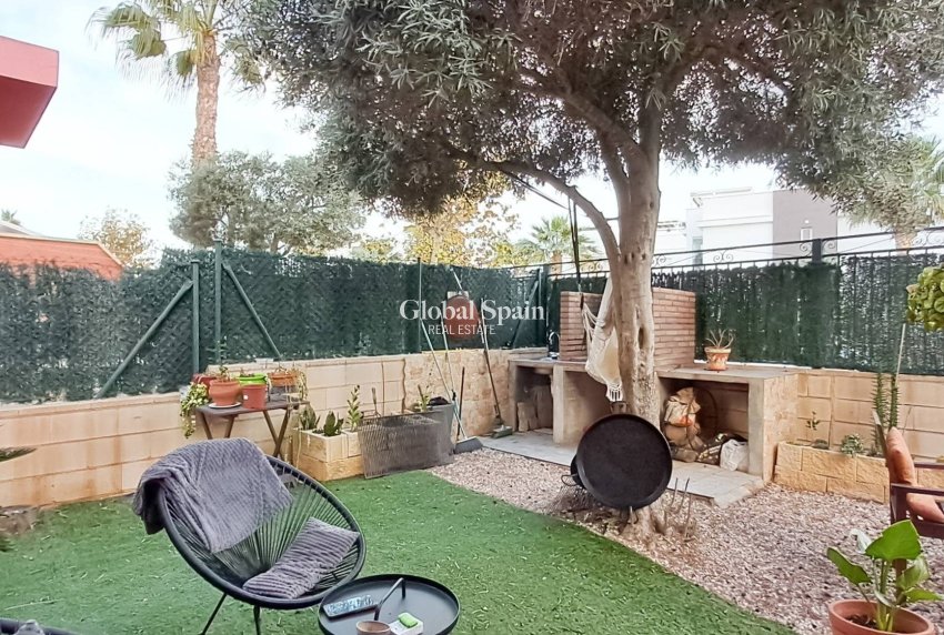 Wederverkoop - HUIS -
TORREVIEJA - Parque Acuático - Sector 25