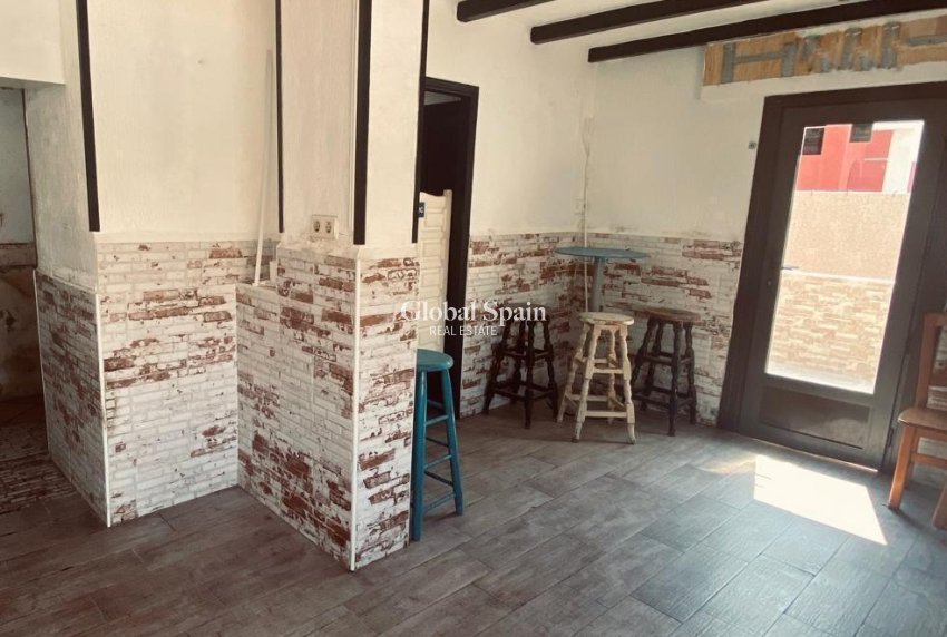 Wederverkoop - HUIS -
TORREVIEJA - Parque Acuático - Sector 25