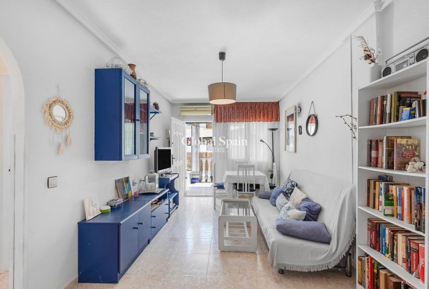 Wederverkoop - Huis -
TORREVIEJA - Parque de las Naciones