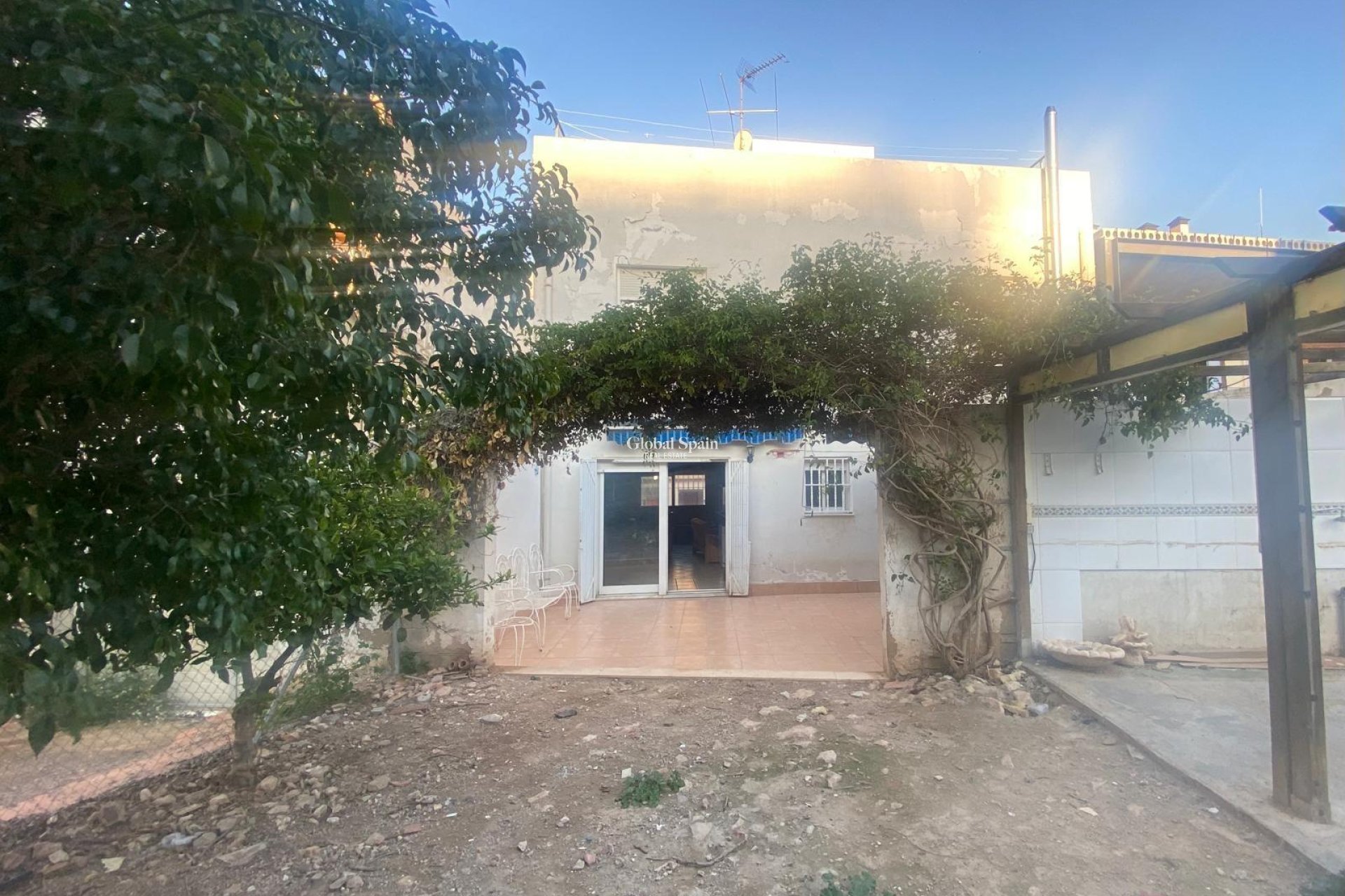 Wederverkoop - Huis -
TORREVIEJA - Playa de los Locos