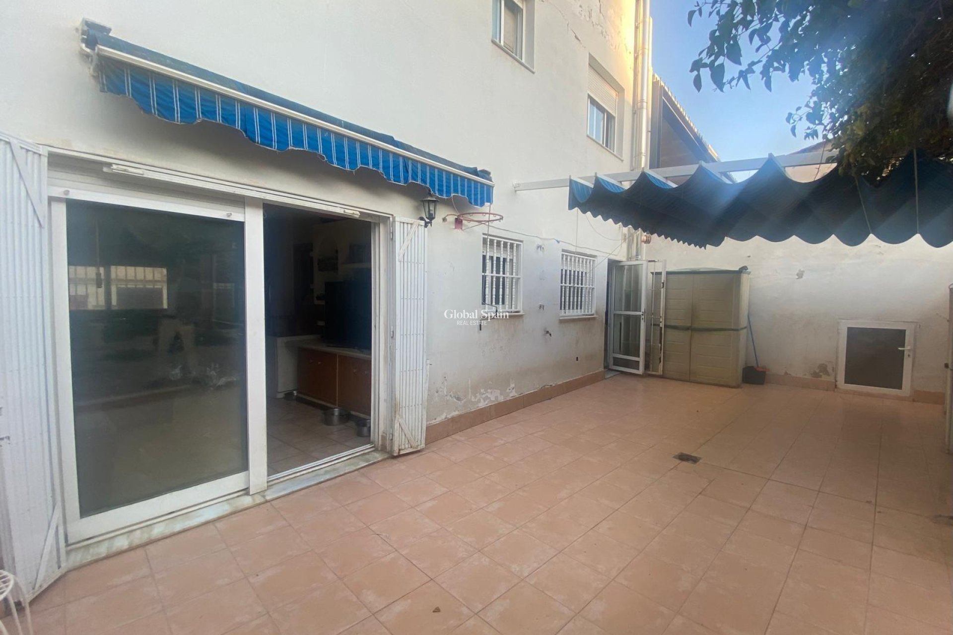 Wederverkoop - Huis -
TORREVIEJA - Playa de los Locos