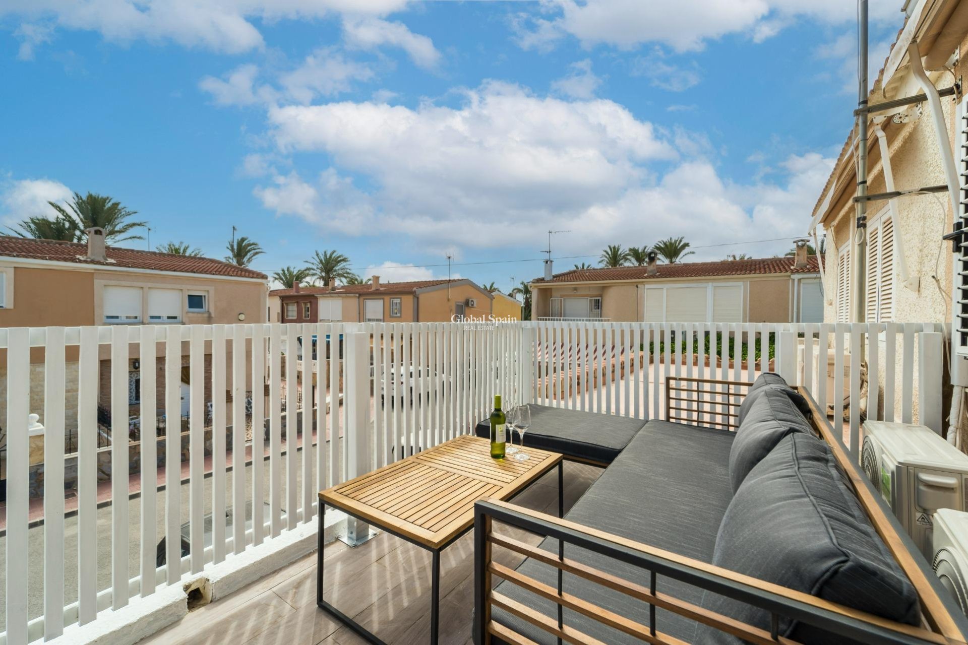 Wederverkoop - HUIS -
TORREVIEJA - Playa De Los Náufragos