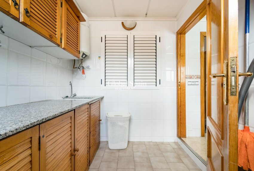 Wederverkoop - HUIS -
TORREVIEJA - Playa De Los Náufragos