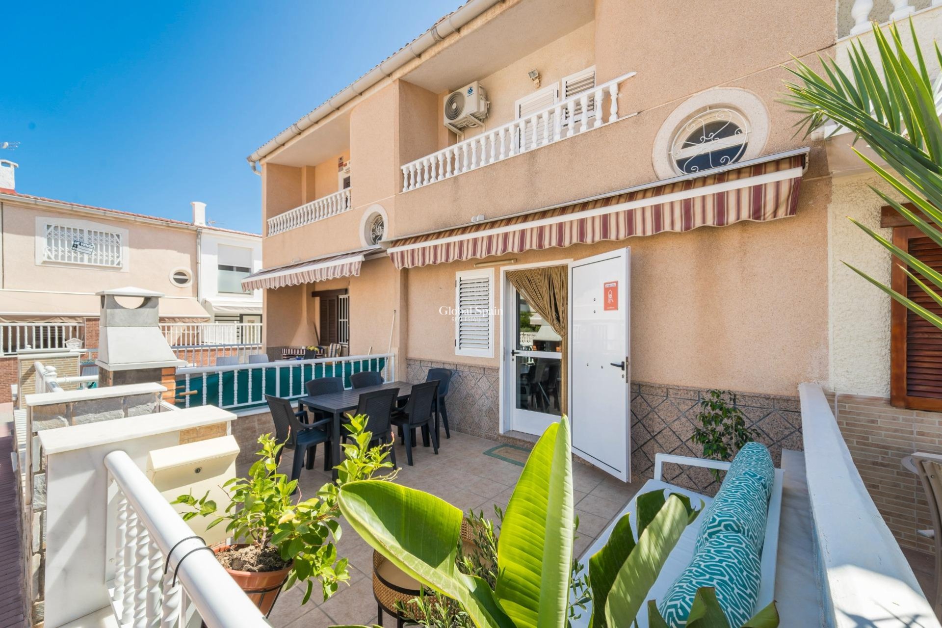Wederverkoop - HUIS -
TORREVIEJA - Playa De Los Náufragos