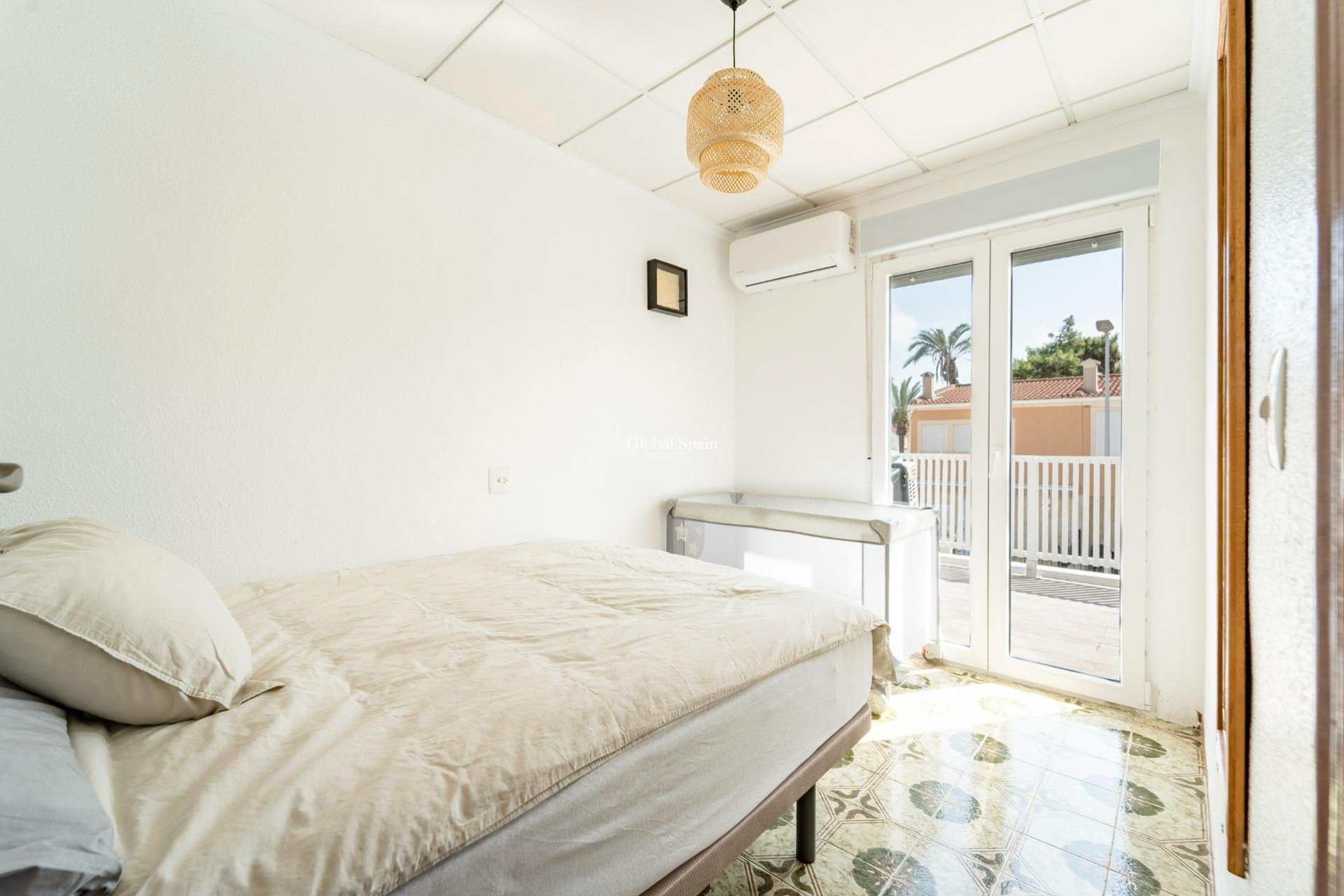 Wederverkoop - HUIS -
TORREVIEJA - Playa De Los Náufragos