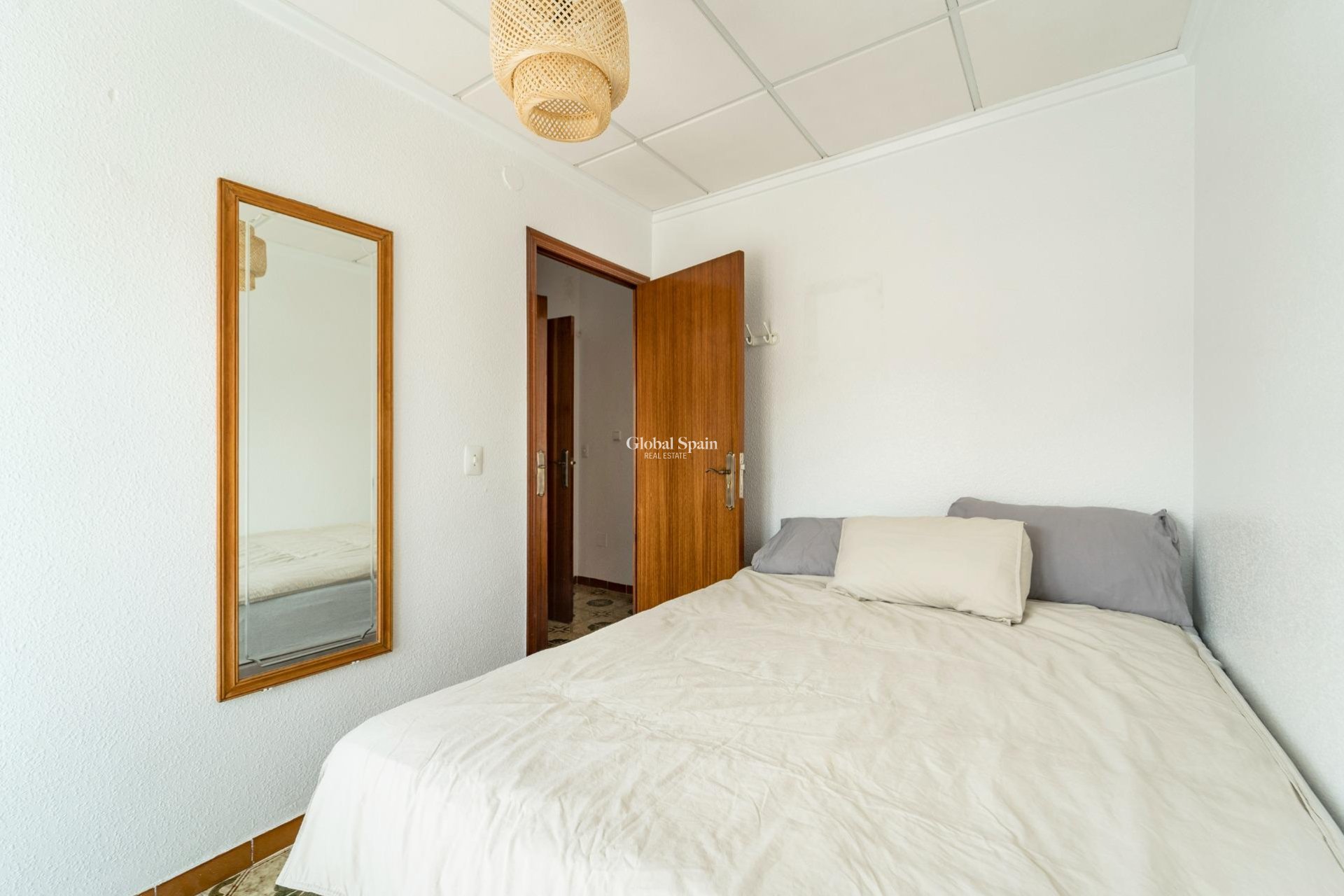 Wederverkoop - HUIS -
TORREVIEJA - Playa De Los Náufragos