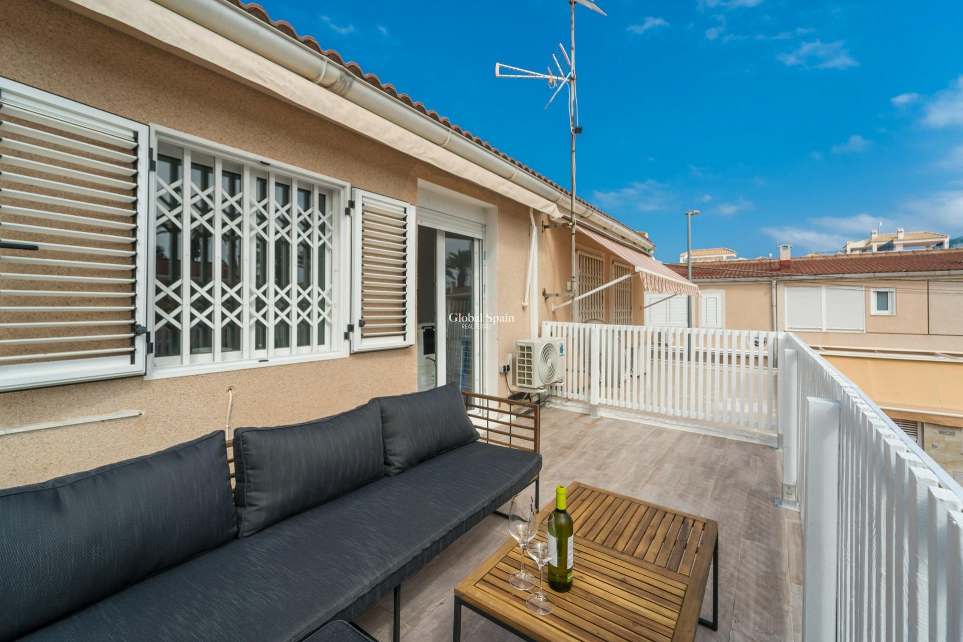 Wederverkoop - HUIS -
TORREVIEJA - Playa De Los Náufragos
