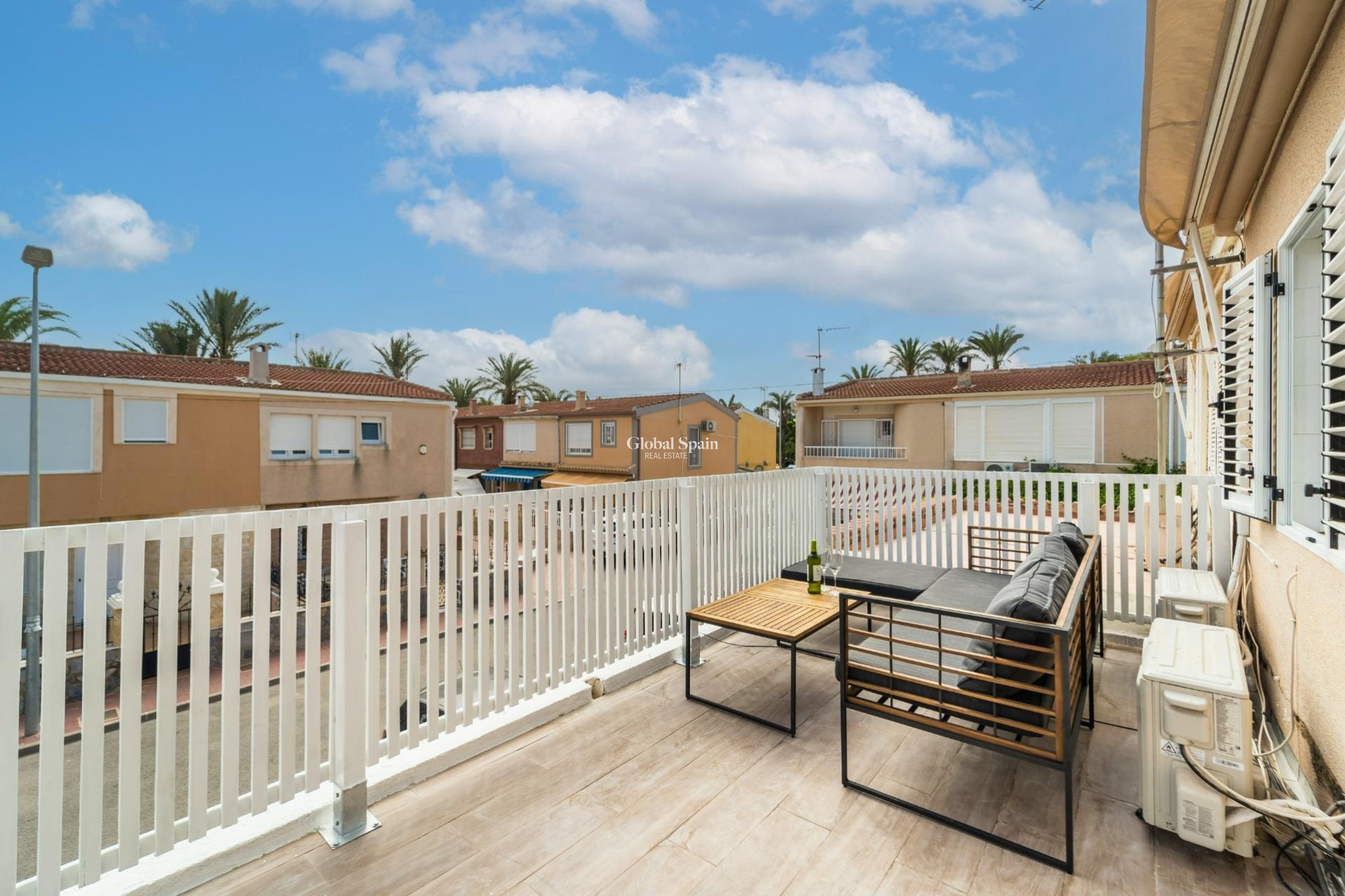 Wederverkoop - HUIS -
TORREVIEJA - Playa De Los Náufragos