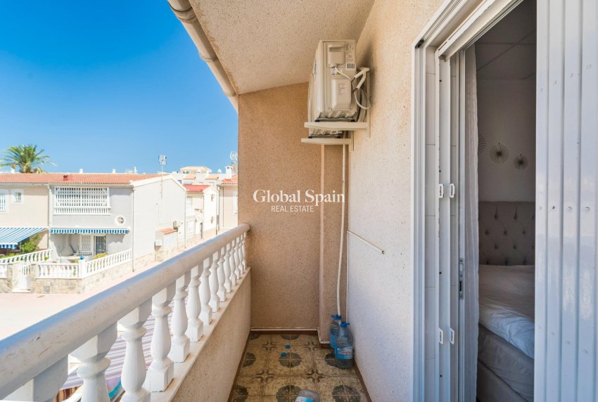 Wederverkoop - HUIS -
TORREVIEJA - Playa De Los Náufragos