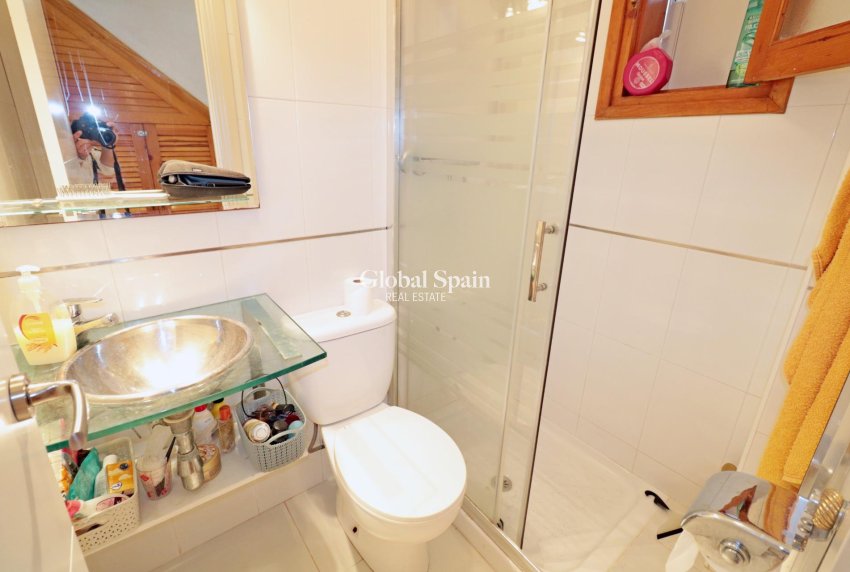 Wederverkoop - HUIS -
TORREVIEJA - Playa De Los Náufragos
