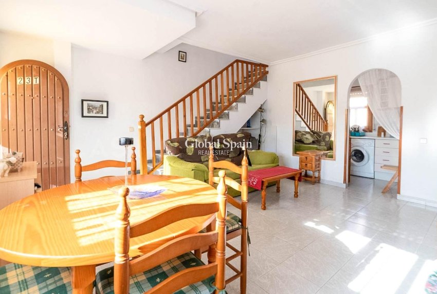 Wederverkoop - HUIS -
TORREVIEJA - Playa del Cura