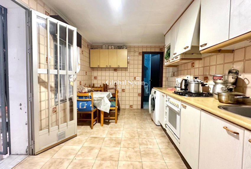 Wederverkoop - HUIS -
TORREVIEJA - Playa del Cura