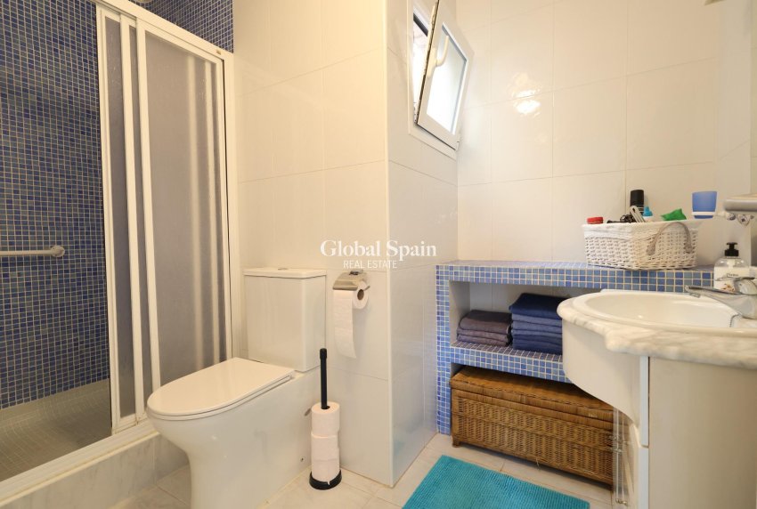 Wederverkoop - Huis -
TORREVIEJA - Punta prima