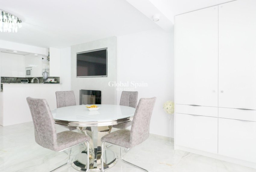 Wederverkoop - HUIS -
TORREVIEJA - Punta Prima