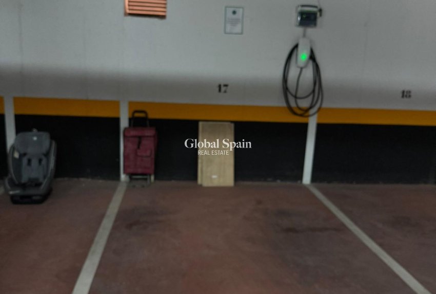 Wederverkoop - HUIS -
TORREVIEJA - Punta Prima