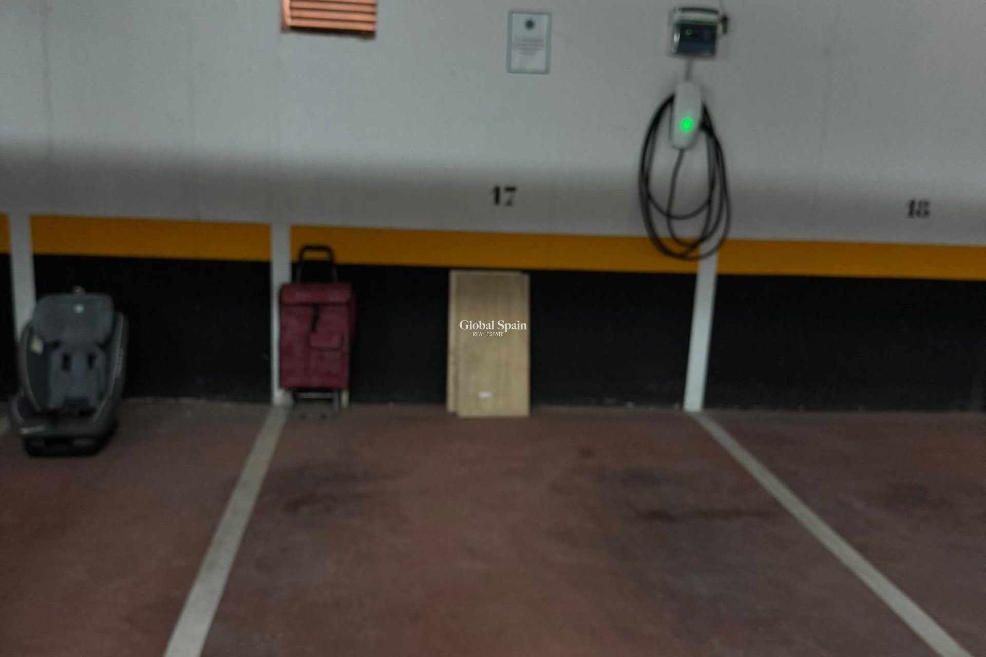 Wederverkoop - HUIS -
TORREVIEJA - Punta Prima