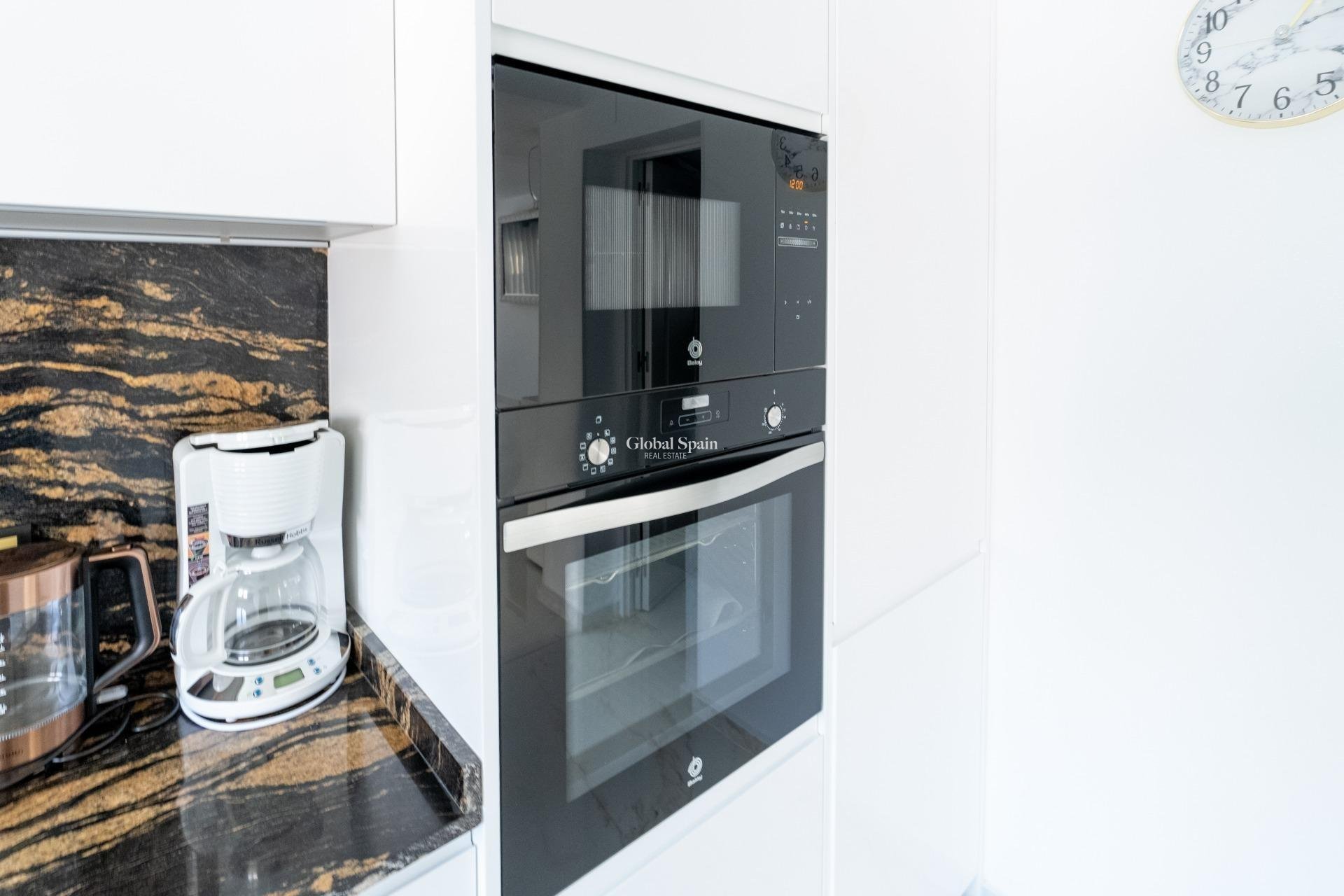 Wederverkoop - HUIS -
TORREVIEJA - Punta Prima