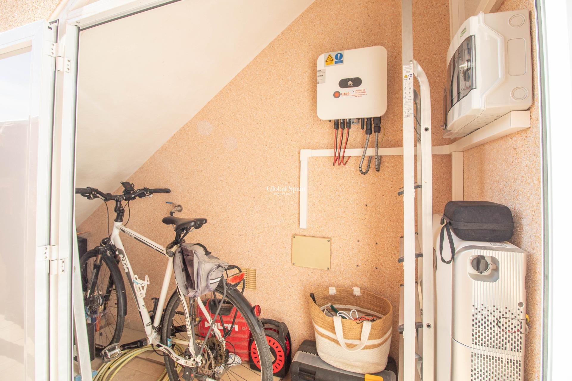 Wederverkoop - Huis -
TORREVIEJA - Punta prima