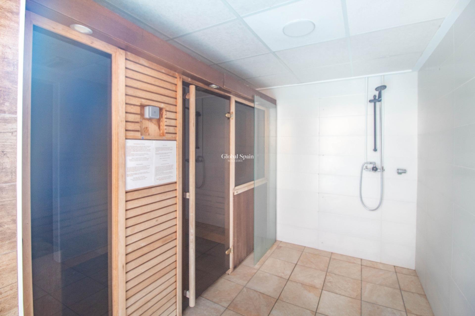 Wederverkoop - Huis -
TORREVIEJA - Punta prima