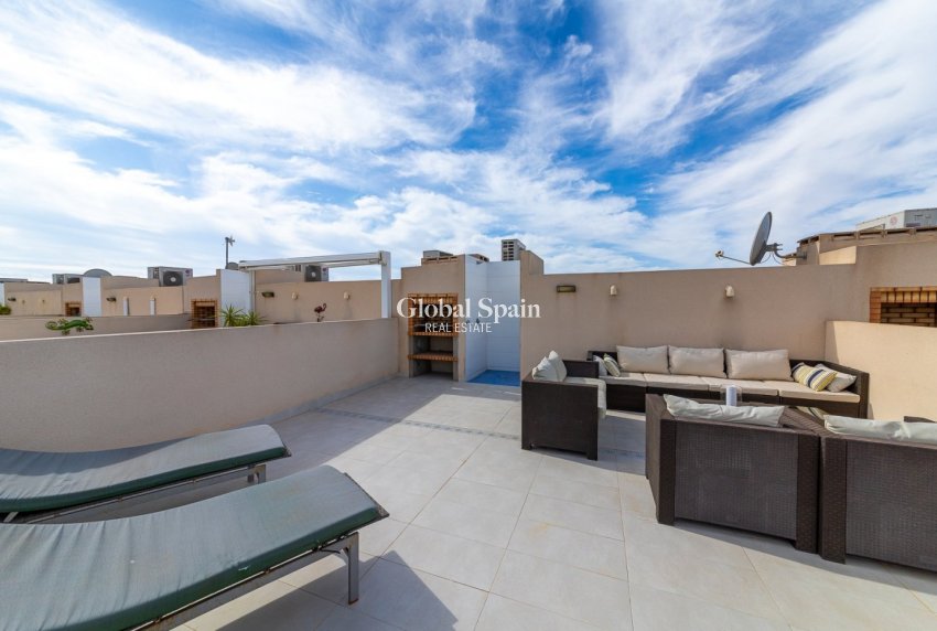 Wederverkoop - HUIS -
TORREVIEJA - Sector 25