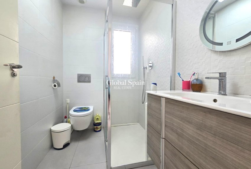 Wederverkoop - HUIS -
TORREVIEJA - Sector 25