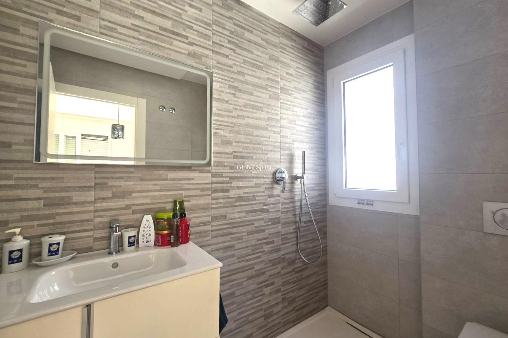 Wederverkoop - HUIS -
TORREVIEJA - Sector 25