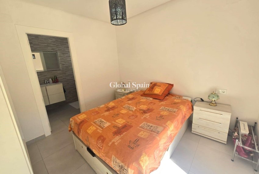 Wederverkoop - HUIS -
TORREVIEJA - Sector 25