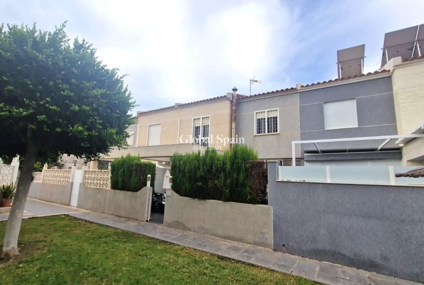 Wederverkoop - HUIS -
TORREVIEJA - Torreblanca