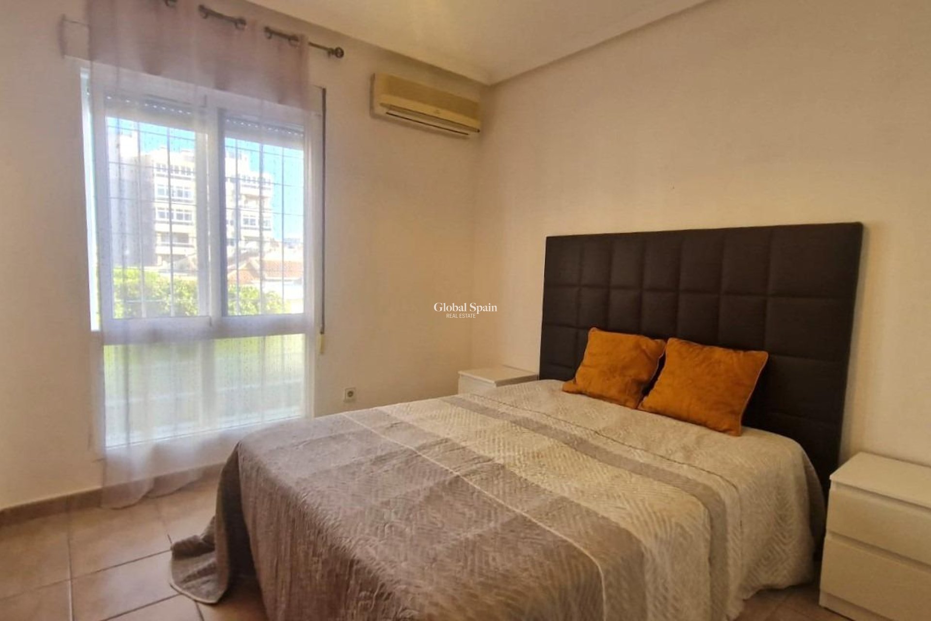 Wederverkoop - HUIS -
TORREVIEJA - Torreblanca