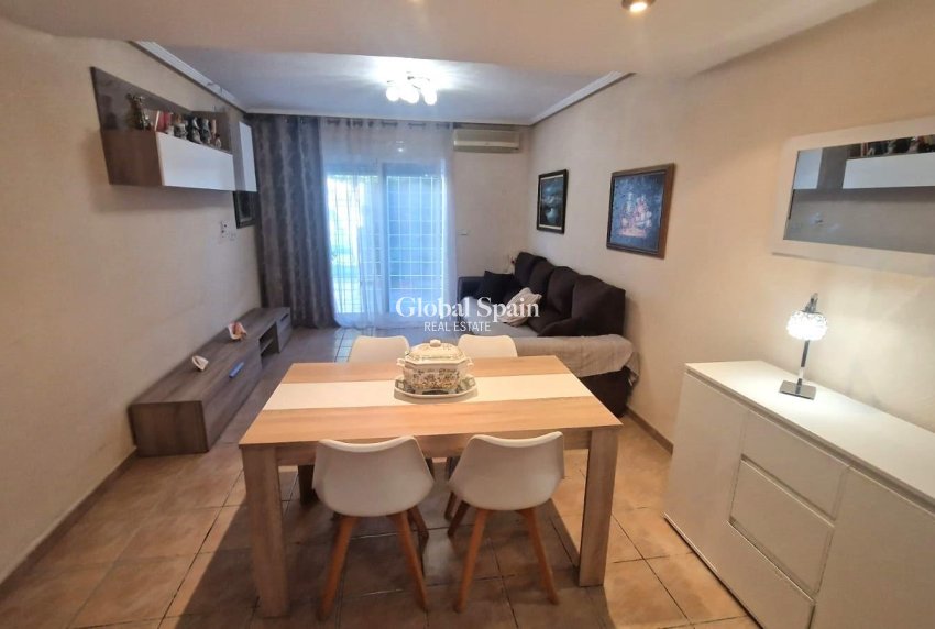 Wederverkoop - HUIS -
TORREVIEJA - Torreblanca