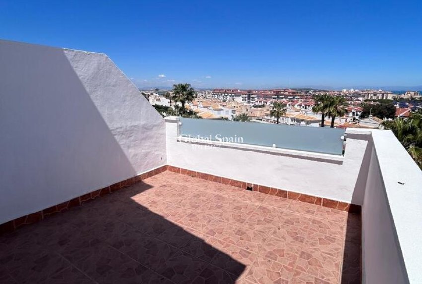 Wederverkoop - HUIS -
TORREVIEJA - Torreblanca
