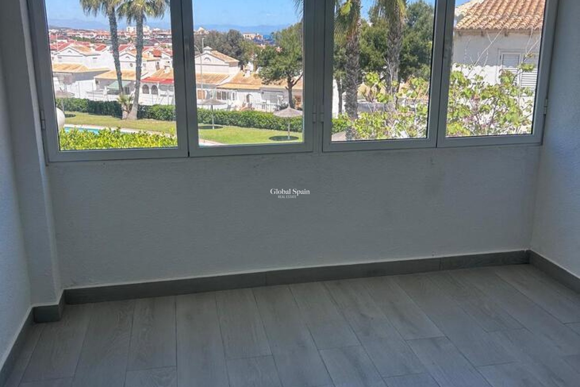 Wederverkoop - HUIS -
TORREVIEJA - Torreblanca